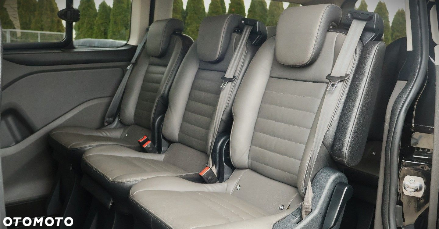 Ford Tourneo Custom - 17