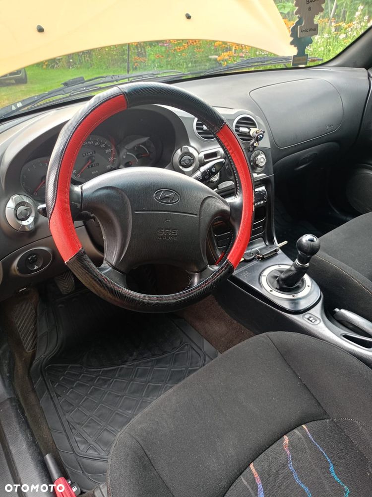 Hyundai Coupe 1.6 Base - 12