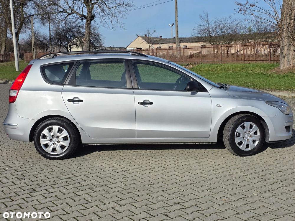 Hyundai i30 i30cw 1.6 blue Comfort - 3
