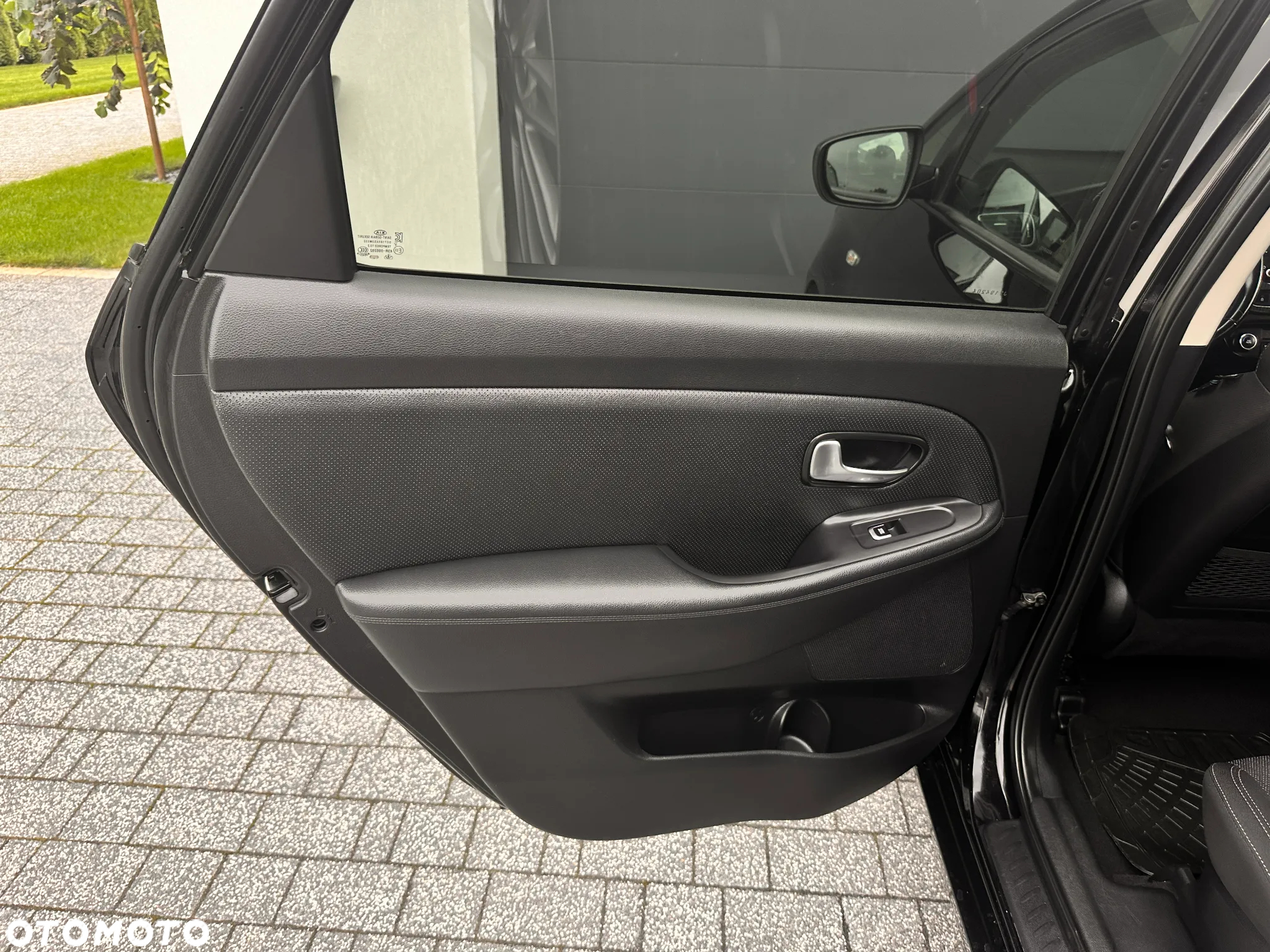 Kia Carens 1.7 CRDi L 7os - 19