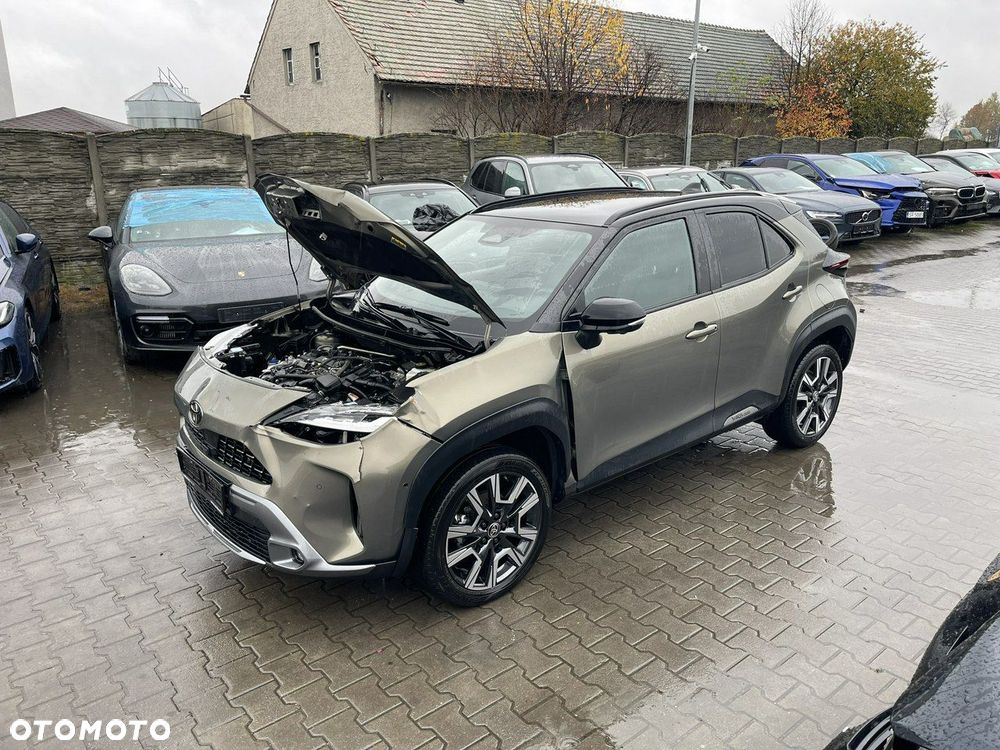 Toyota Yaris Cross Hybrid 1.5 Premiere Edition - 3