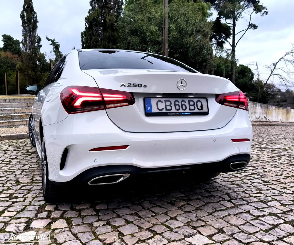 Mercedes-Benz A 250 e AMG Line - 16