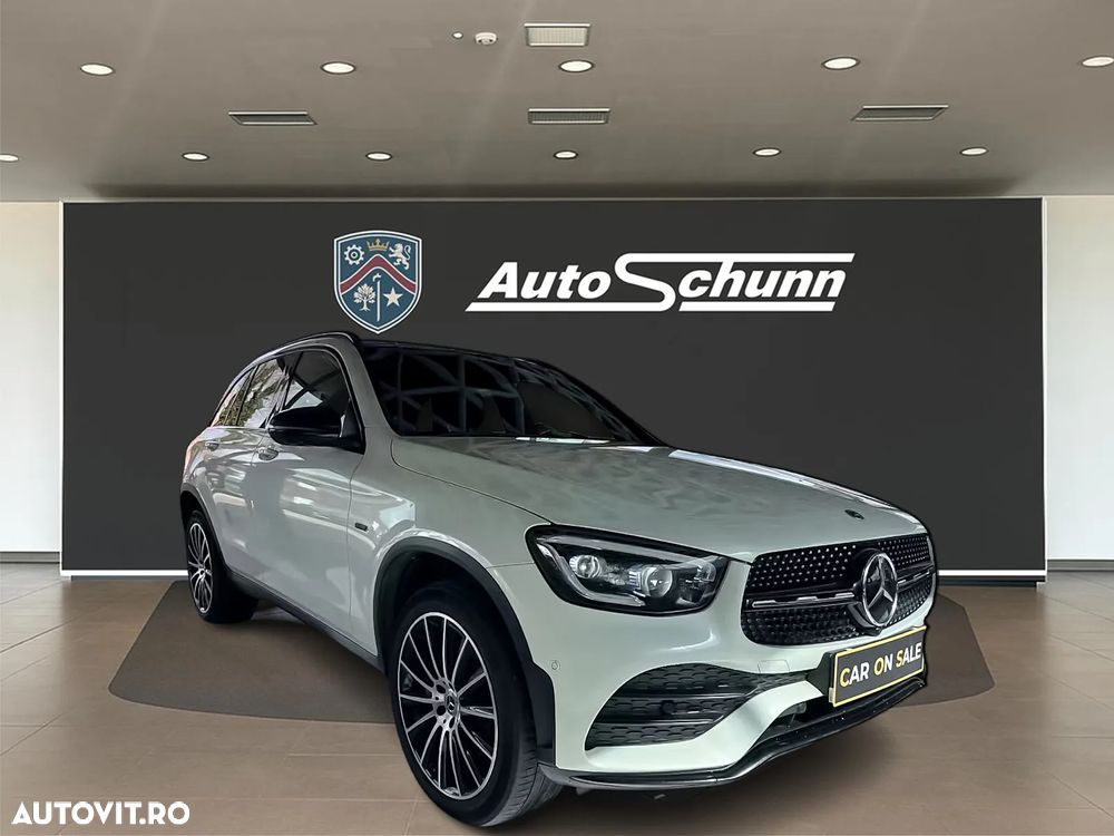 Mercedes-Benz GLC 300 e 4Matic 9G-TRONIC AMG Line - 2