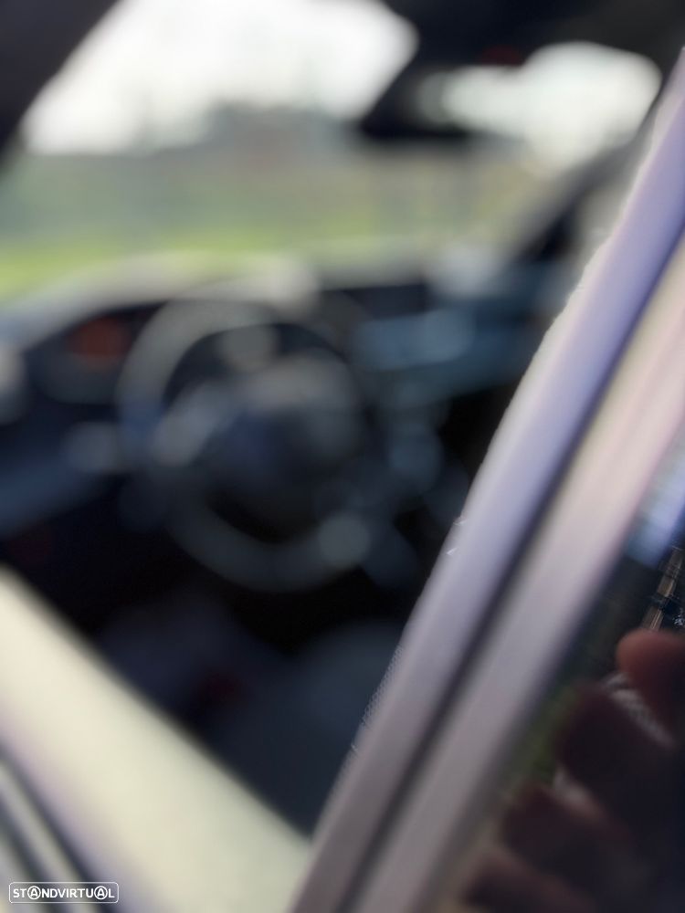 Peugeot 2008 PureTech 130 EAT8 GT Pack - 32