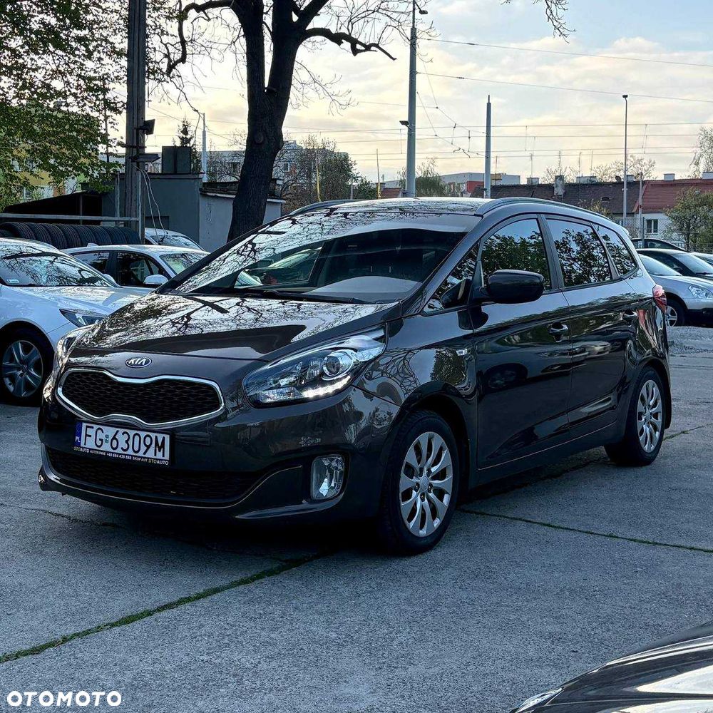 Kia Carens - 2