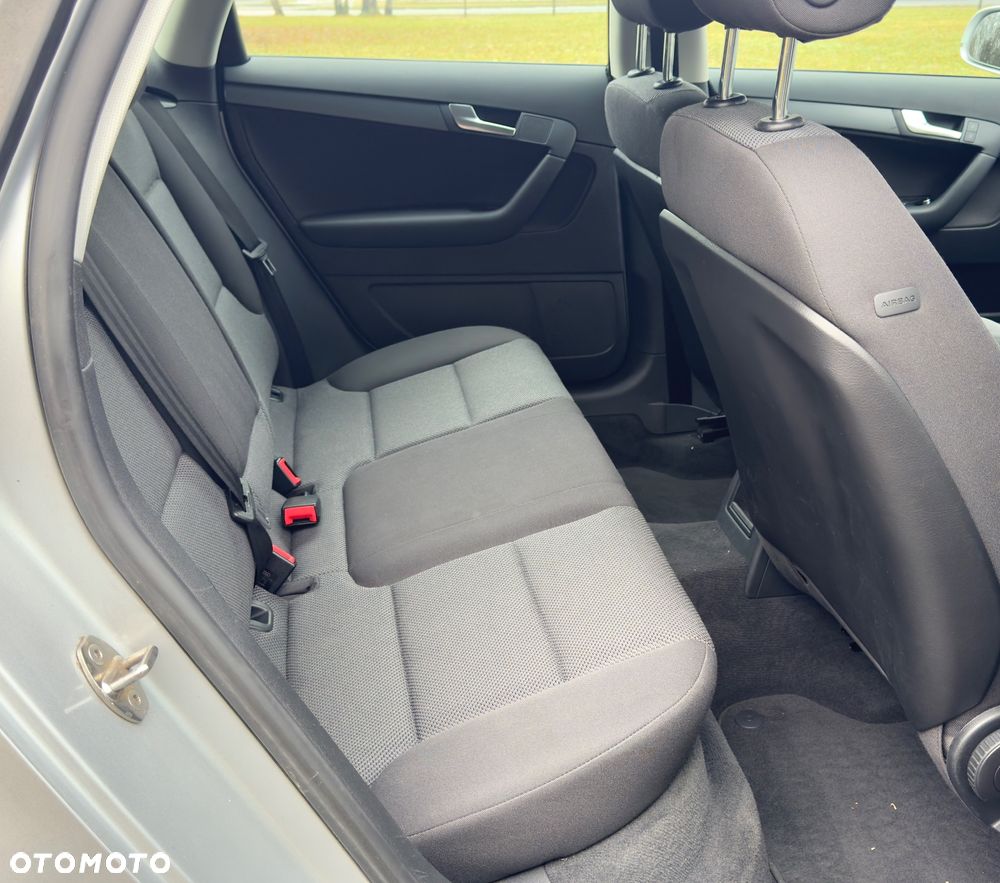 Audi A3 Sportback 1.6 TDI DPF Ambiente - 19