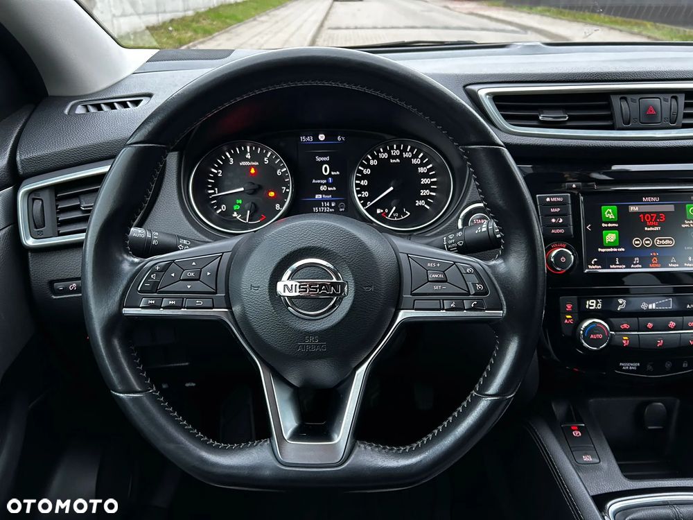 Nissan Qashqai 1.3 DIG-T TEKNA - 17