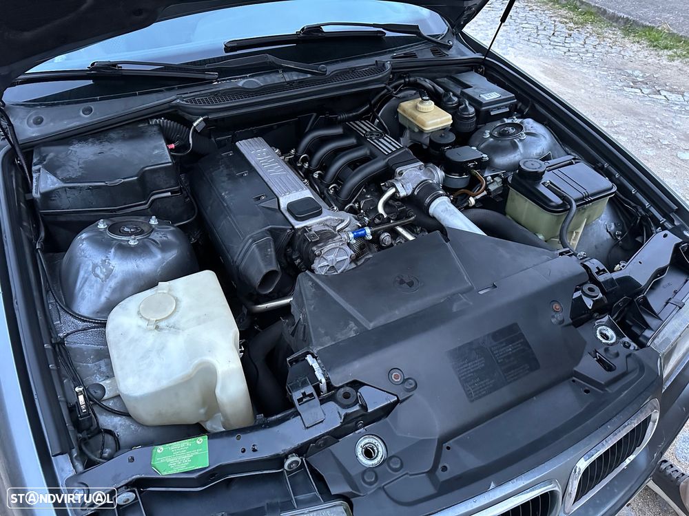 BMW 318 tds Touring - 11