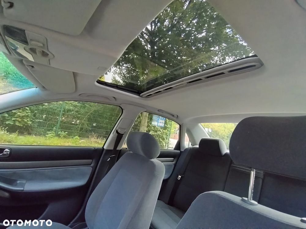 Audi A4 Limousine - 8