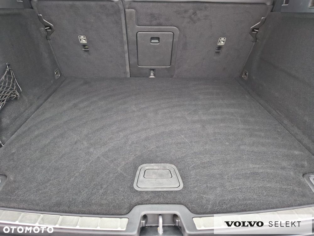 Volvo XC 60 B4 D Plus Dark - 31