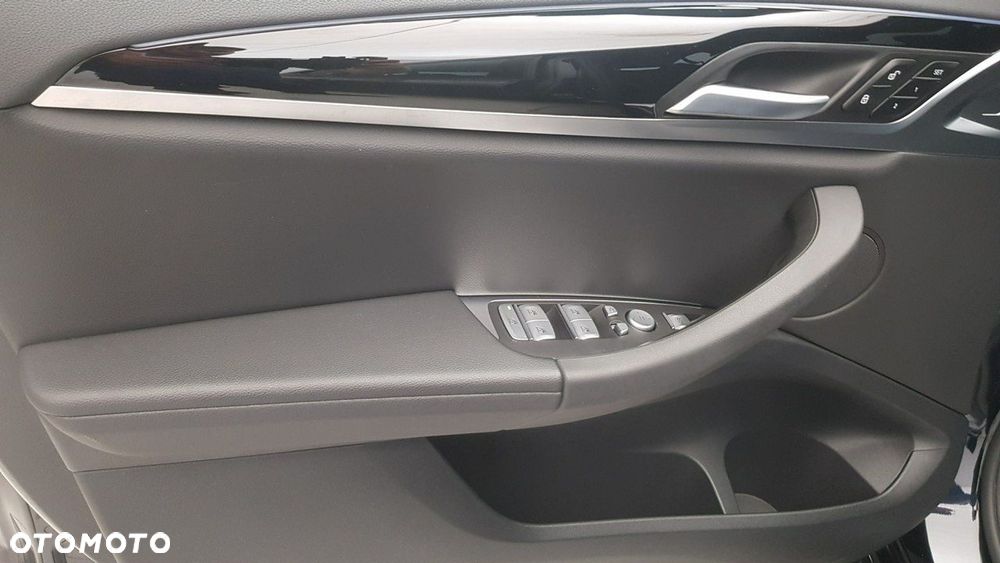 BMW iX3 - 18