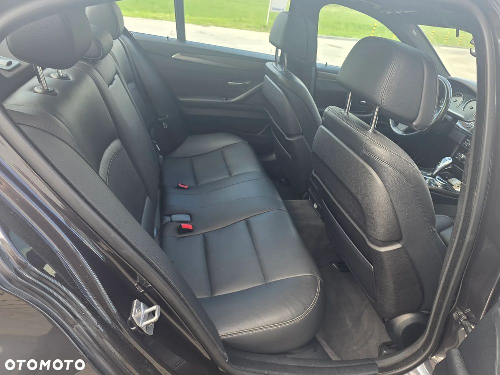 BMW Seria 5 525d xDrive Modern Line - 21