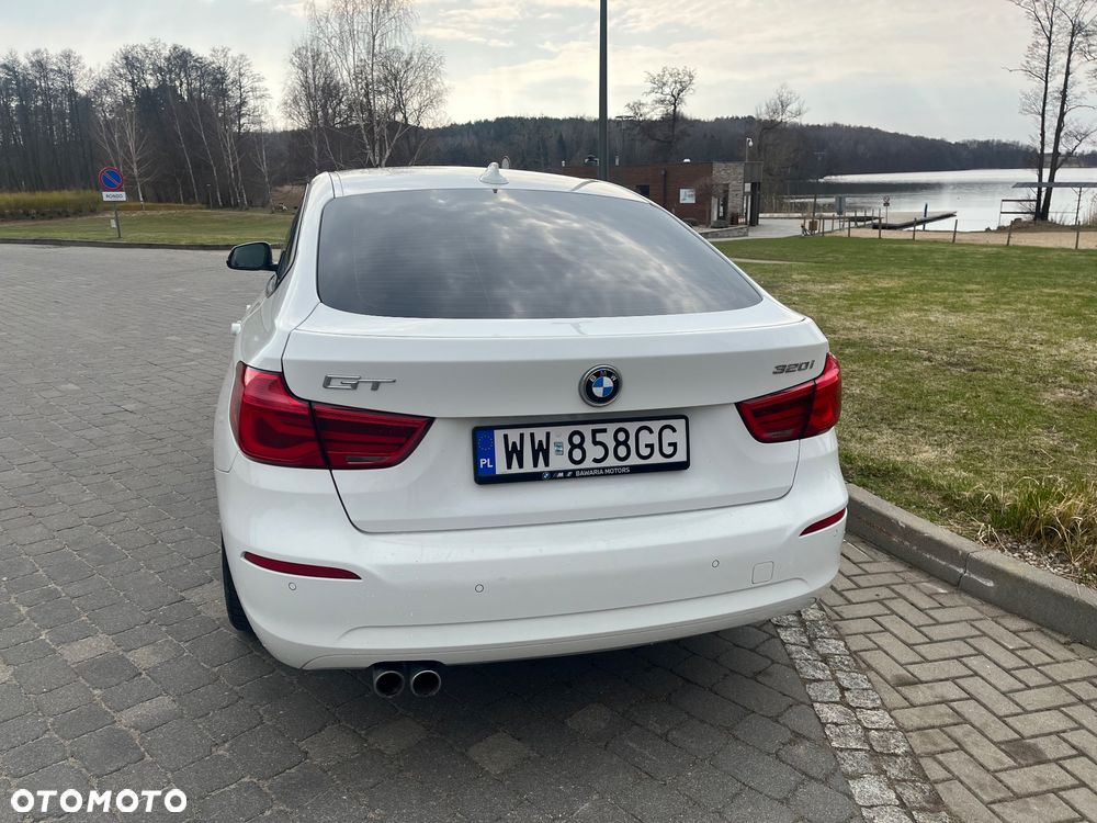 BMW 3GT 320i - 9
