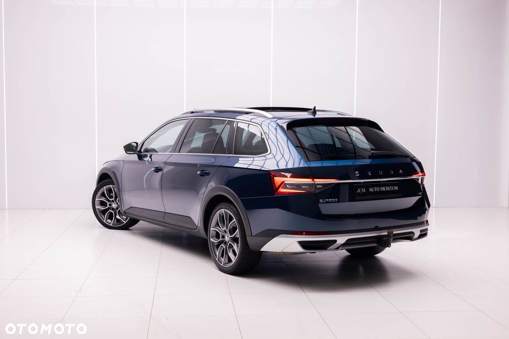 Skoda Superb 2.0 TDI 4x4 DSG Scout - 9