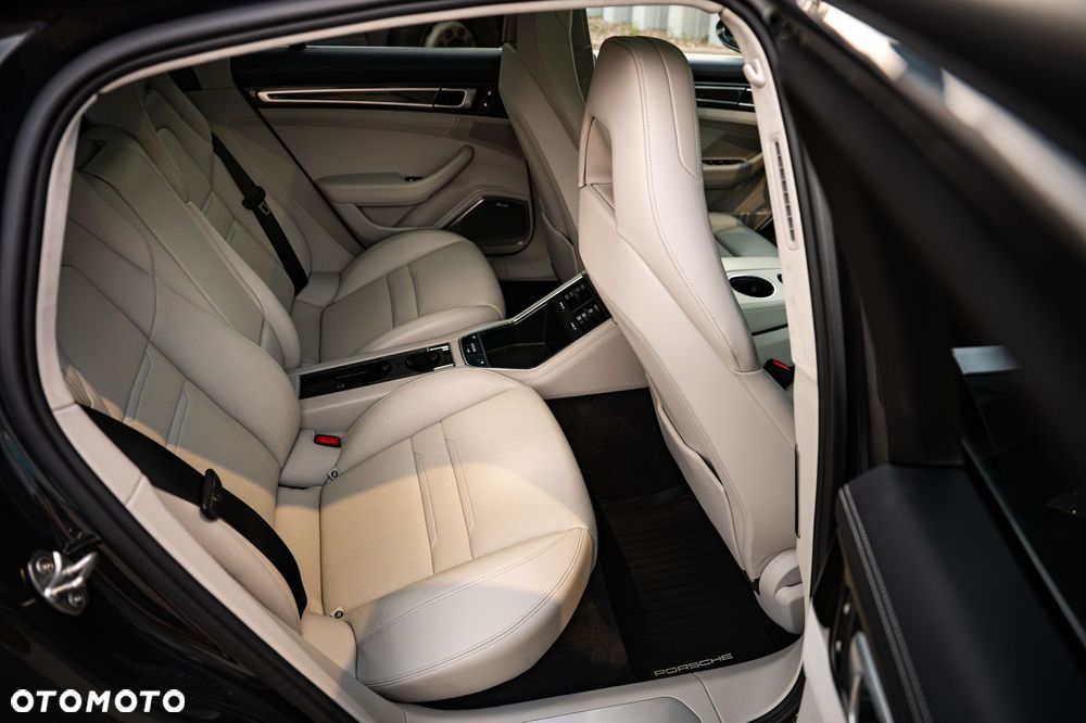 Porsche Panamera - 20