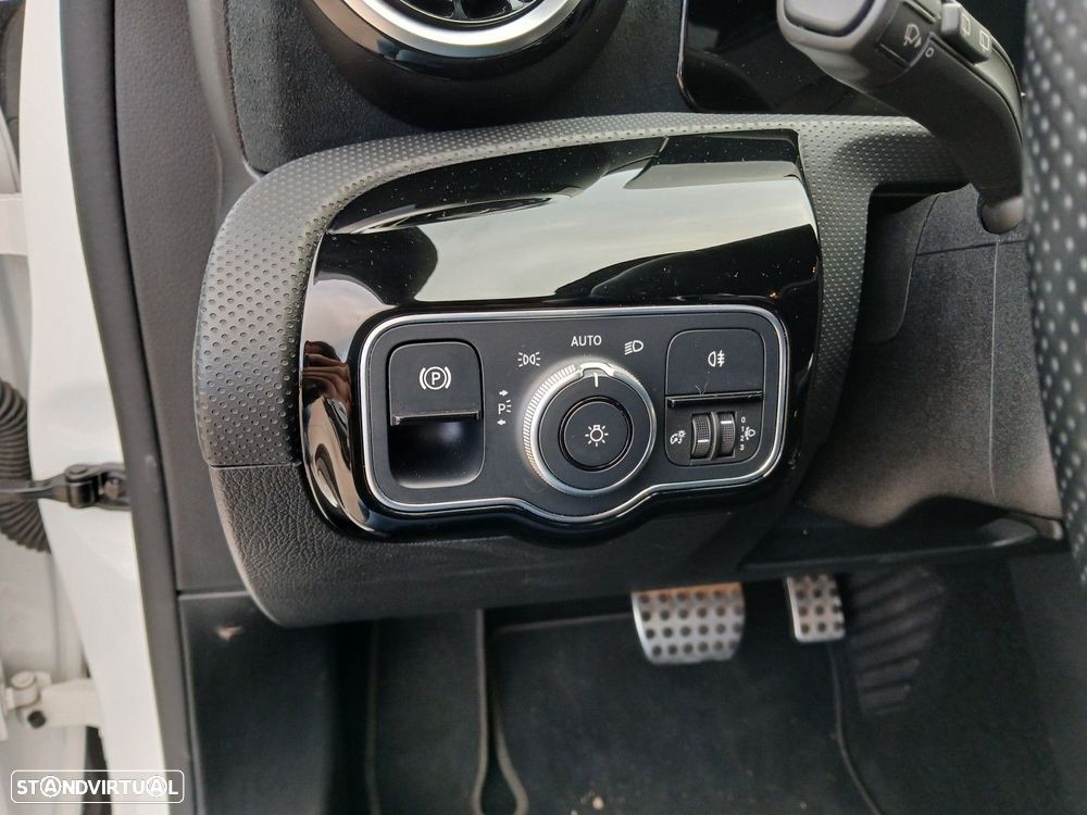 Mercedes-Benz A 200 d 4Matic 8G-DCT AMG Line - 26