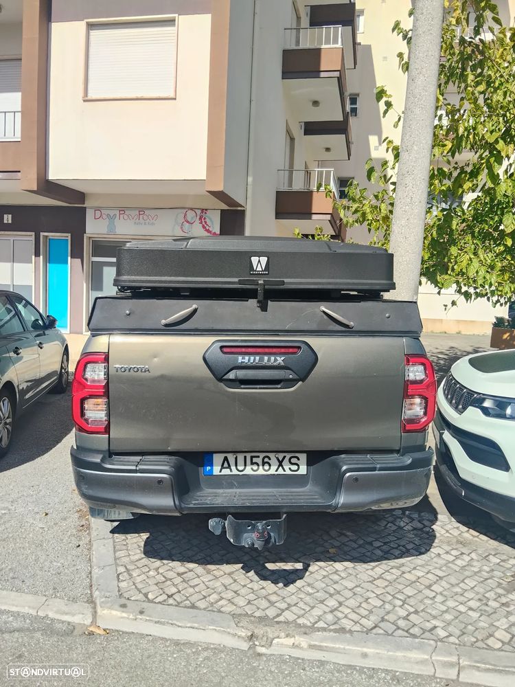 Toyota Hilux 2.8 D-4D 4WD Invincible TA - 10