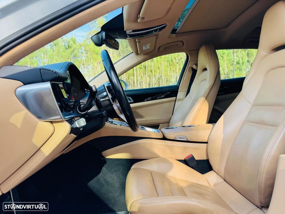Porsche Panamera Sport Turismo 4 E-Hybrid - 26
