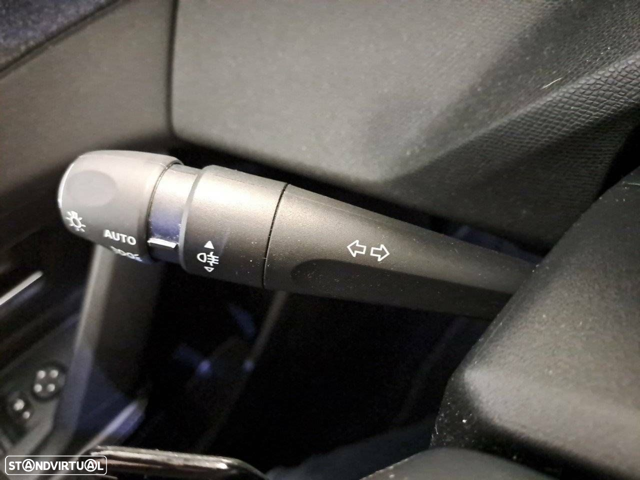 Peugeot 408 1.2 PureTech Allure EAT8 - 14