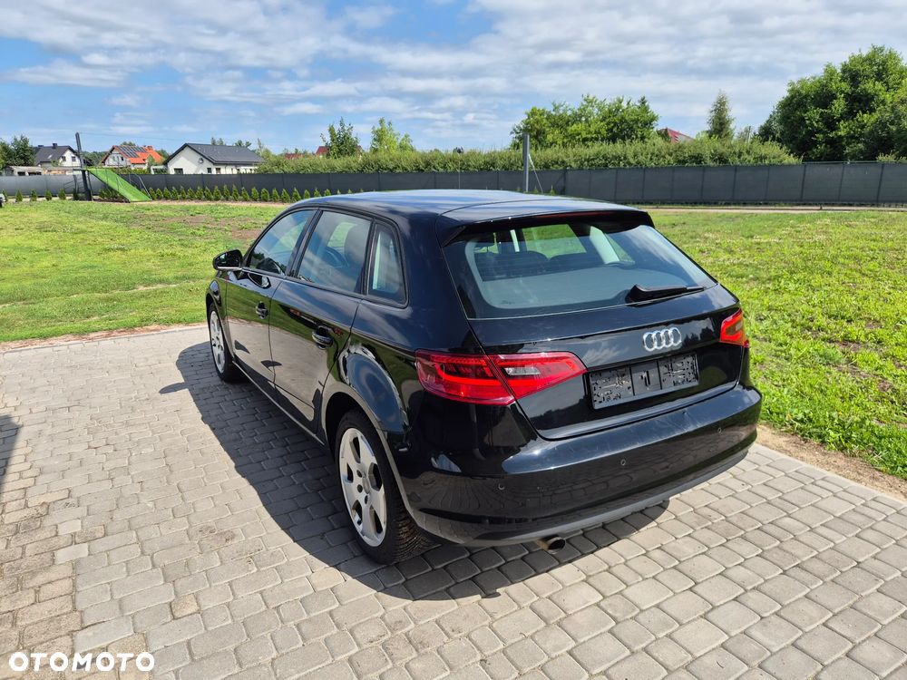 Audi A3 Sportback 1.6 TDI Attraction - 4