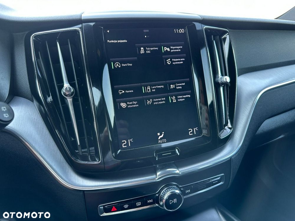 Volvo XC 60 B4 D AWD Geartronic Momentum Pro - 26