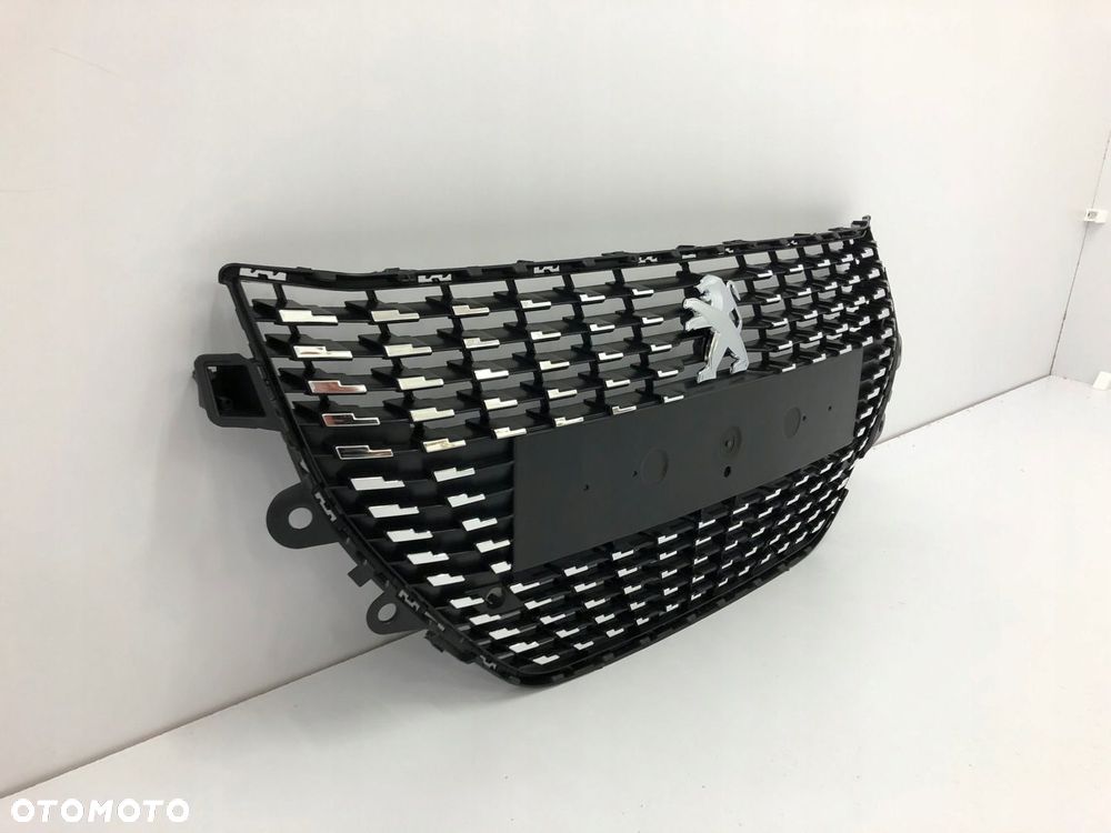 PEUGEOT 208 II 2019- GRILL ATRAPA CHŁODNICY - 2