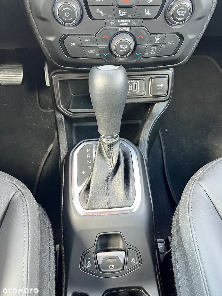 Jeep Renegade 1.5 T4 mHEV Altitude FWD S&S DCT - 16
