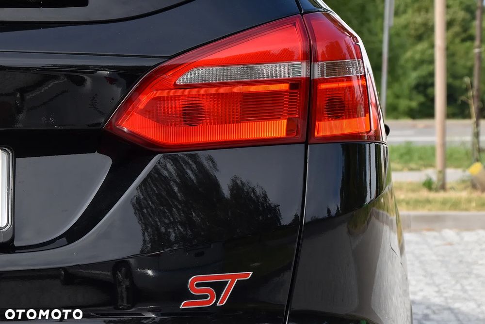 Ford Focus SW 2.0 TDCi ST - 11