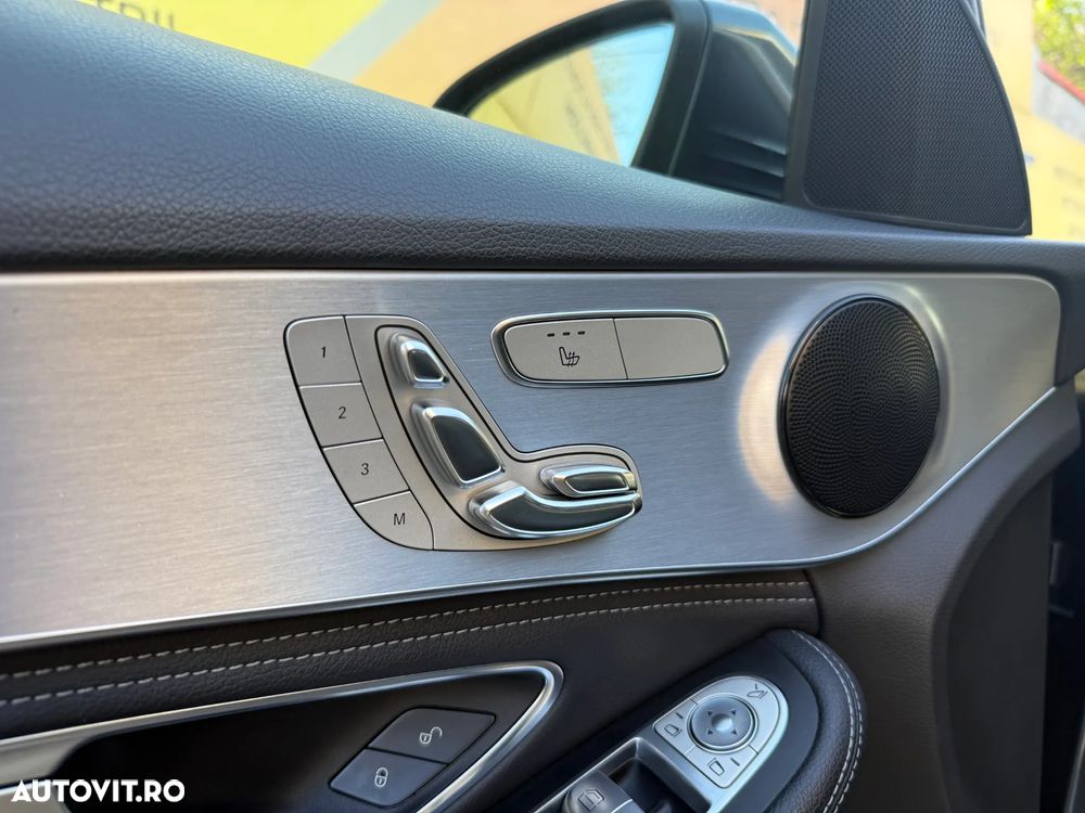 Mercedes-Benz C - 12