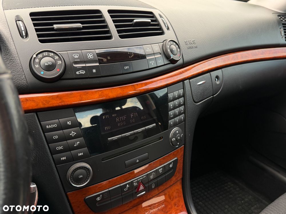 Mercedes-Benz Klasa E 200 Kompressor T Elegance - 13