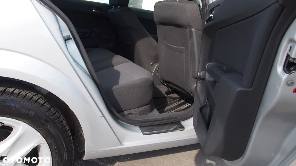 Opel Astra 1.6 Enjoy - 34