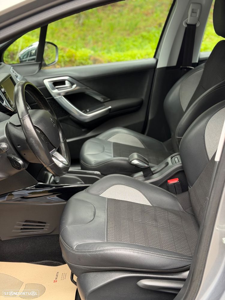 Peugeot 2008 1.2 PureTech Allure EAT6 - 8