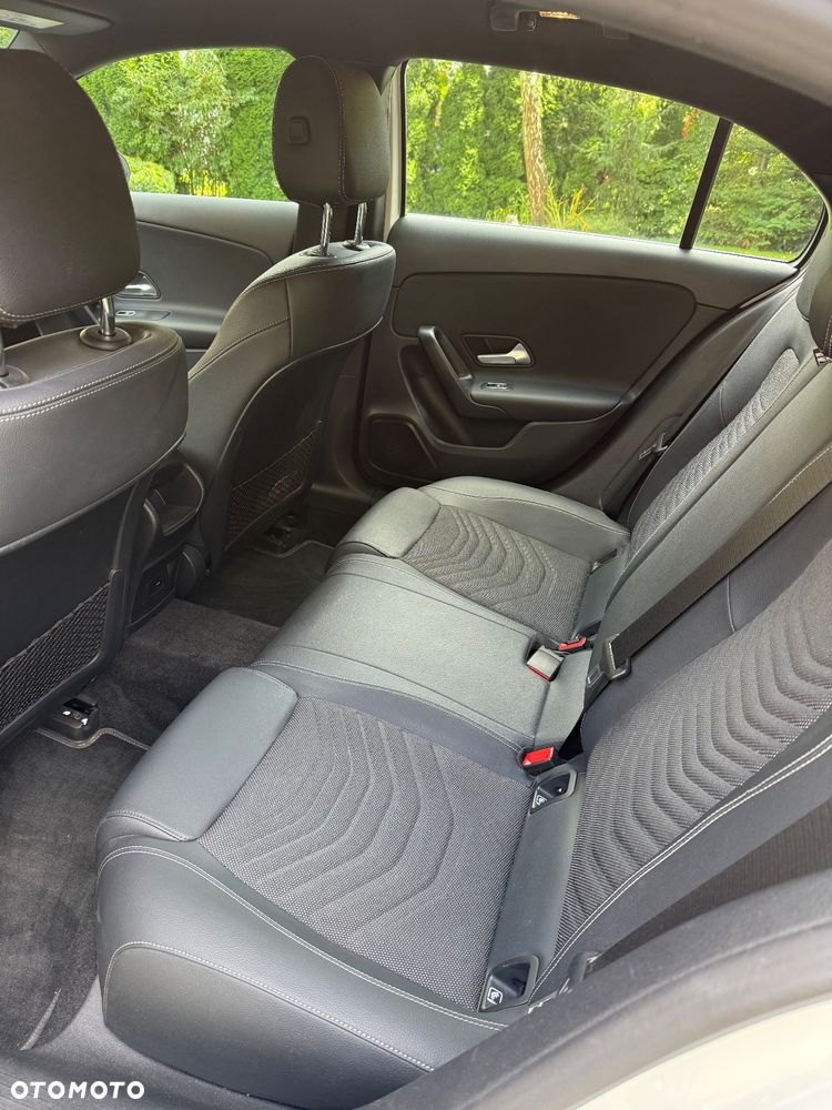 Mercedes-Benz Klasa A 200 7G-DCT - 11