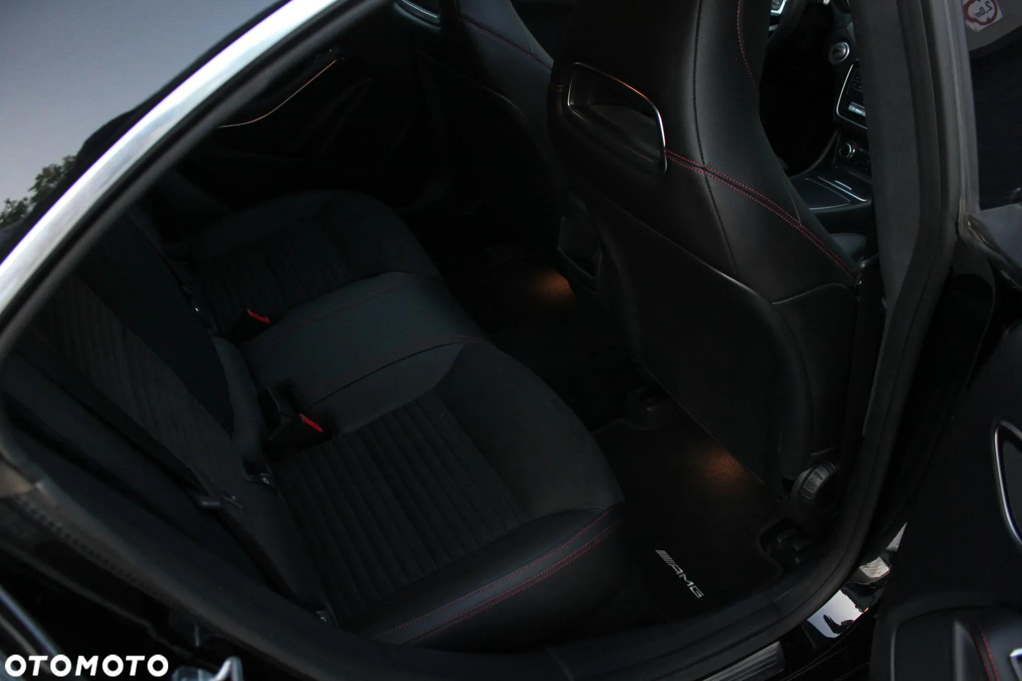 Mercedes-Benz CLA 200 7G-DCT AMG Line - 19