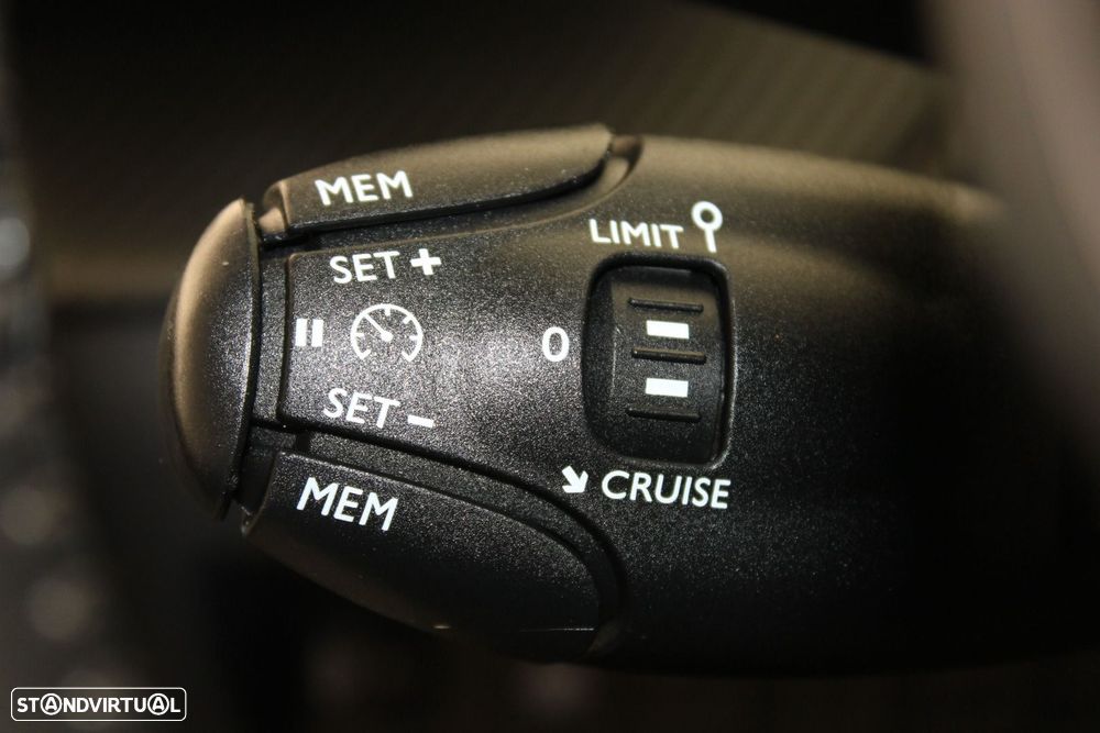 Peugeot 208 1.5 BlueHDi Active Pack — fotografia 13