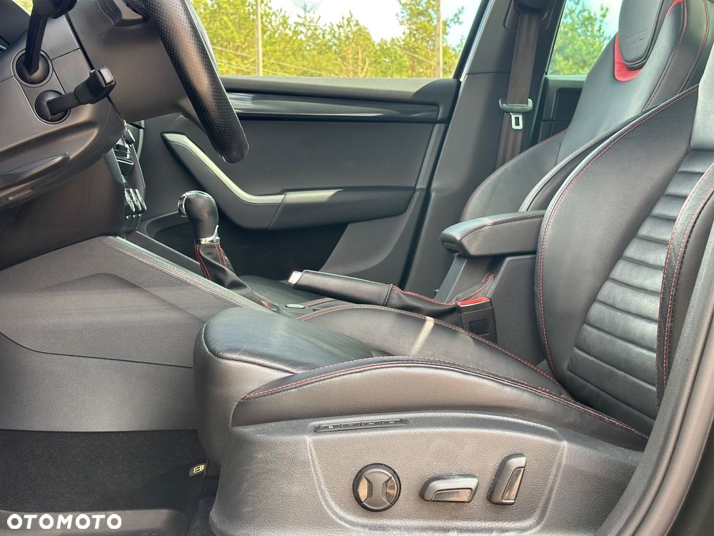 Skoda Octavia 2.0 TDI DSG RS - 12