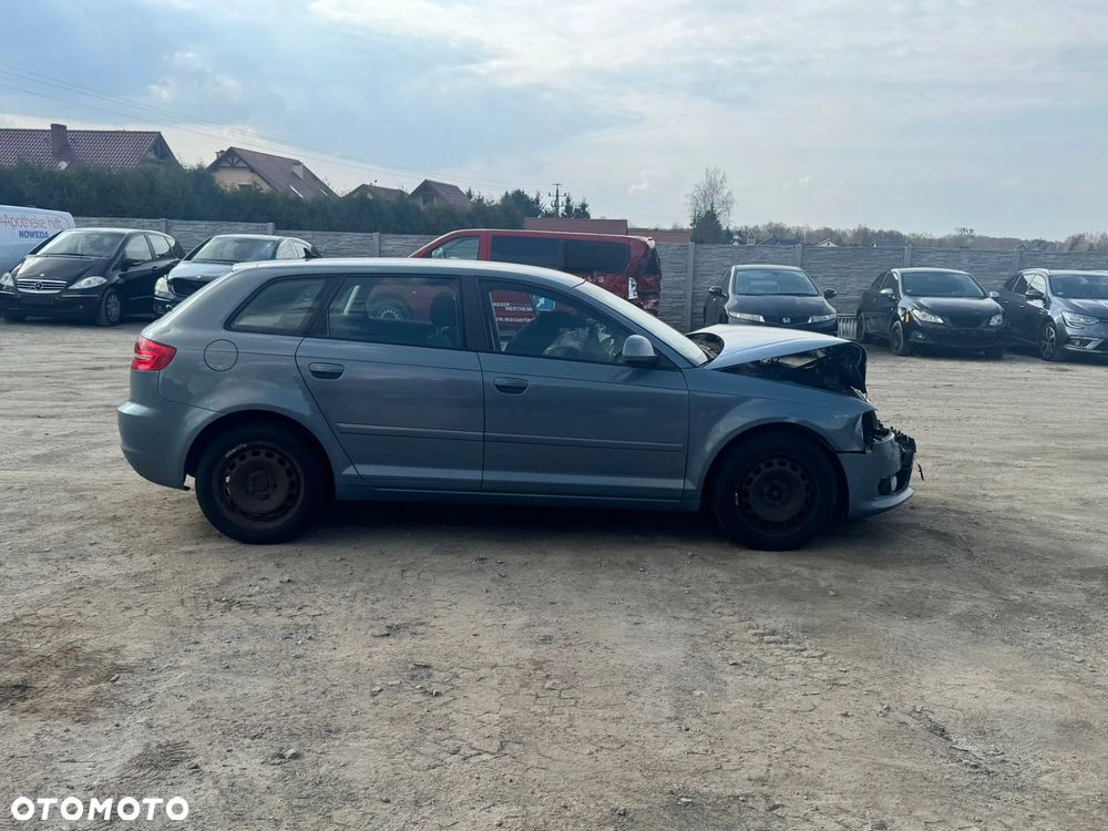 Audi A3 Sportback 1.6 Ambiente - 9