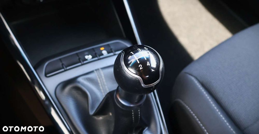 Kia Rio - 24