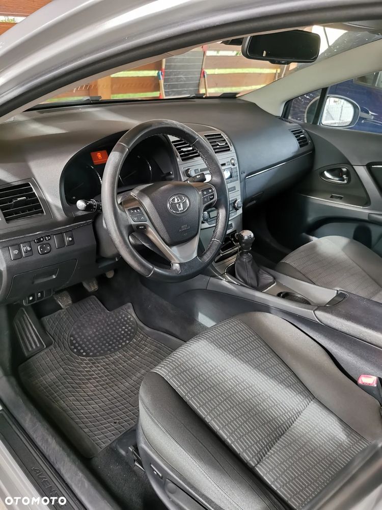 Toyota Avensis 2.0 D-4D Sol - 12