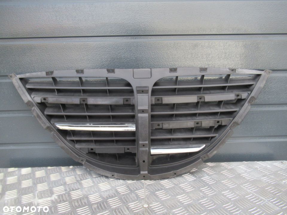 GRILL GRIL ATRAPA SSANGYONG RODIUS I 2004-2008 - 5