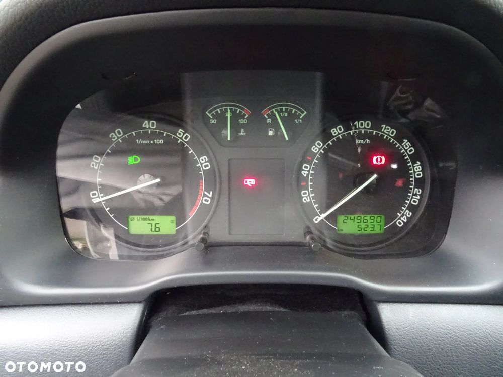 Skoda Octavia 1.6 Ambiente - 7