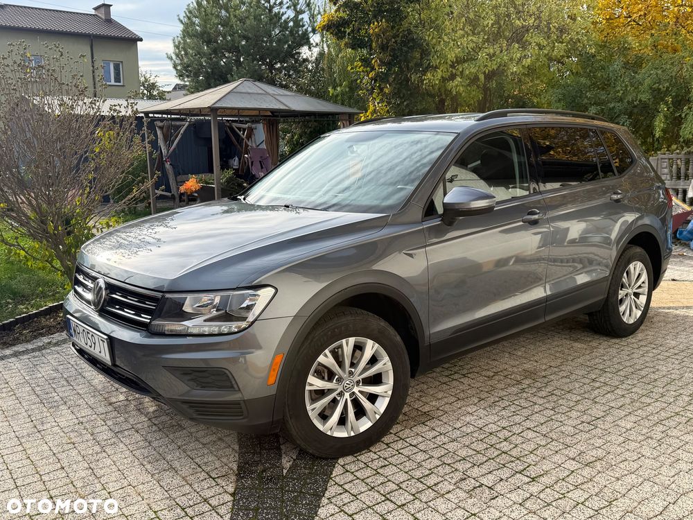Volkswagen Tiguan - 1