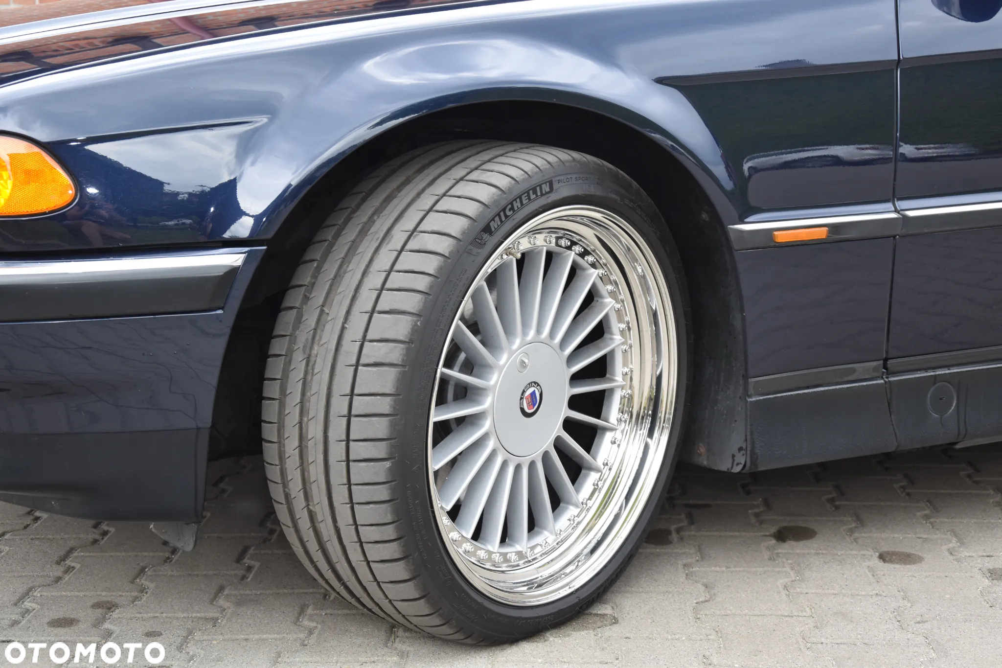 BMW Seria 7 750iL - 8