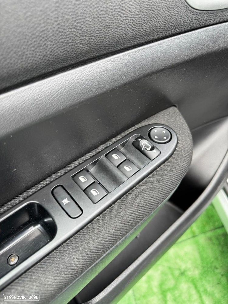 Peugeot 307 1.6 HDi Premium - 11