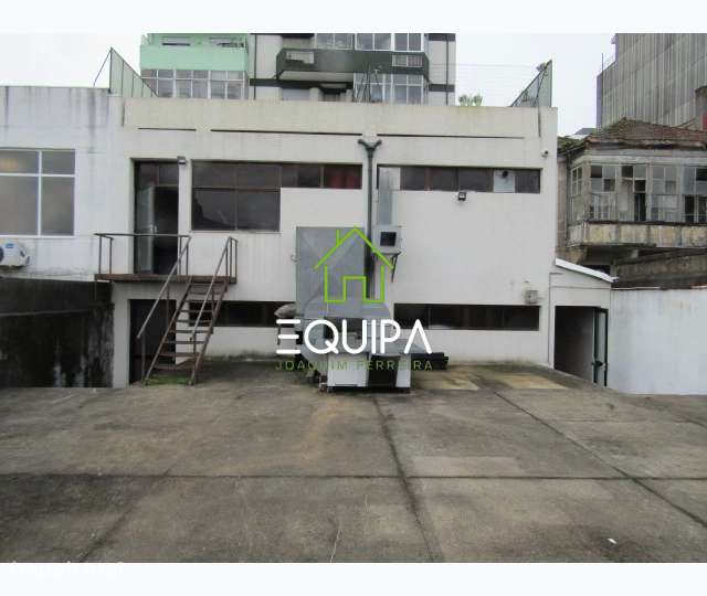 Espaço comercial licenciado para comercio e serviços na Rua 5 de Out - Grande imagem: 4/15