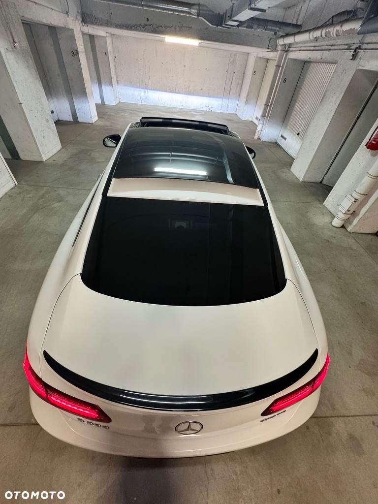 Mercedes-Benz Klasa E 200 Coupe 4-Matic 9G-TRONIC - 28