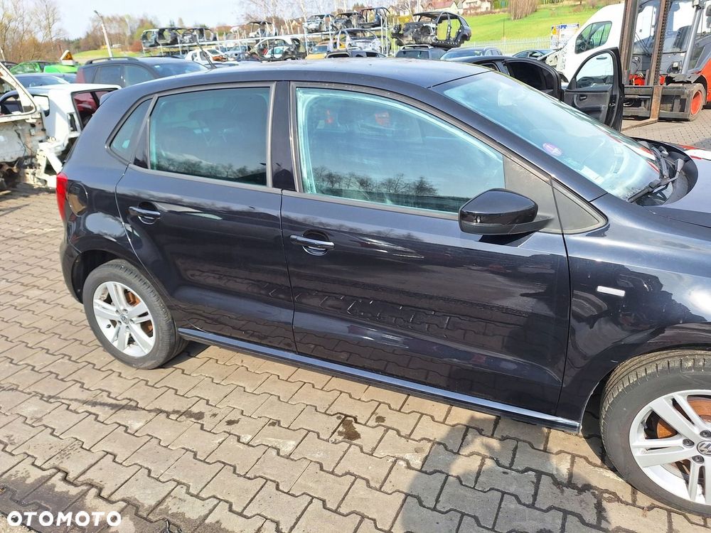 VOLKSWAGEN VW POLO 5 V 6R 6C 09-17 CZARNE LUSTERKO PRAWE 5D LC9X 6-PIN EU - 2