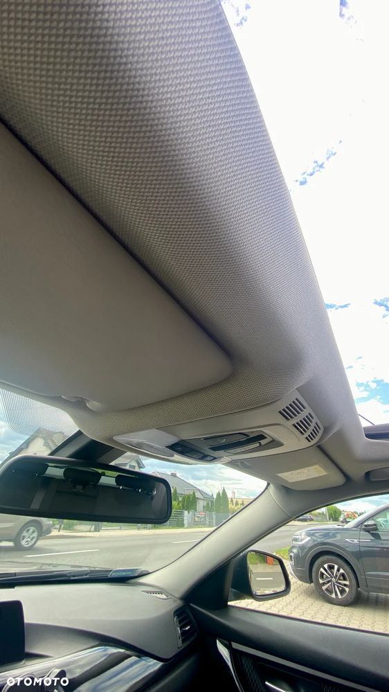 BMW Seria 3 318d xDrive - 12