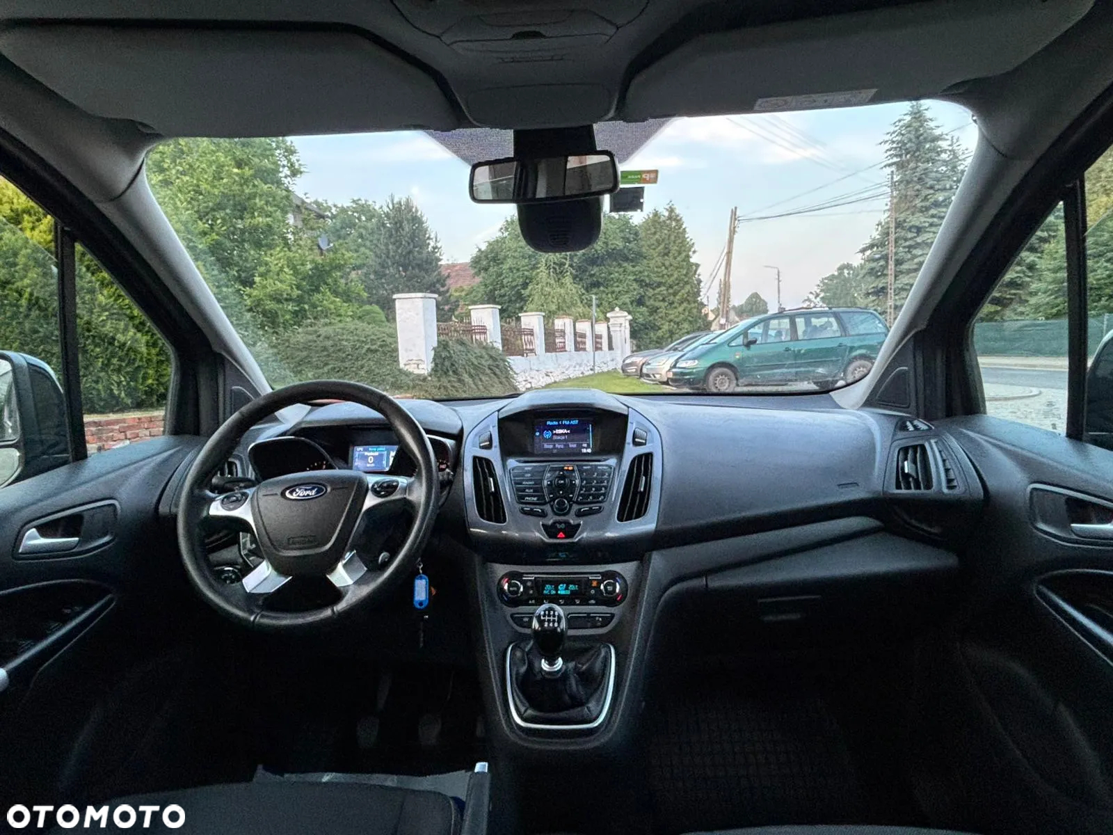 Ford Tourneo Connect - 15