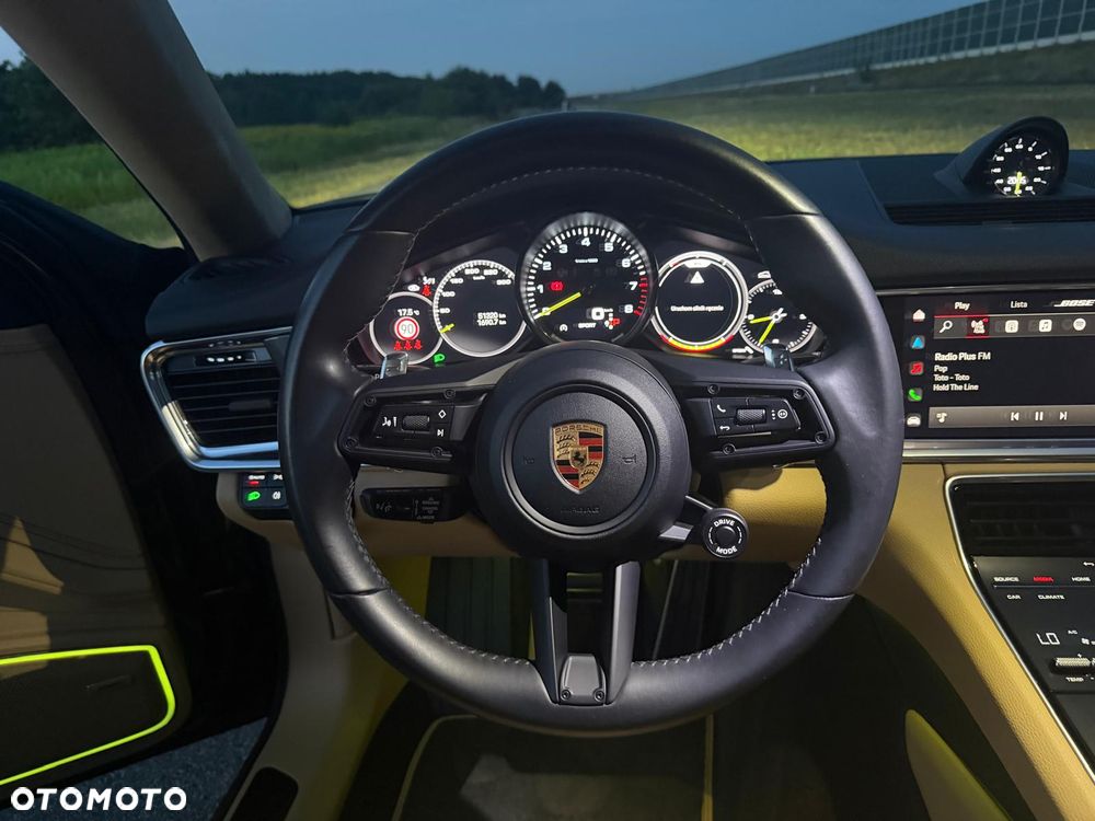 Porsche Panamera 4 Platinum Edition - 23